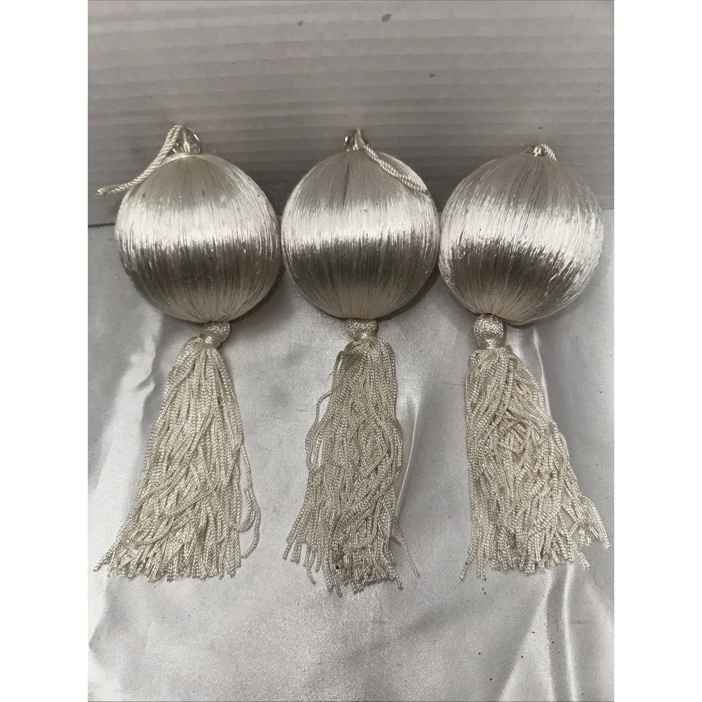 Pier‎ One Imports Ornament Set Of 3 Tassel Flawed